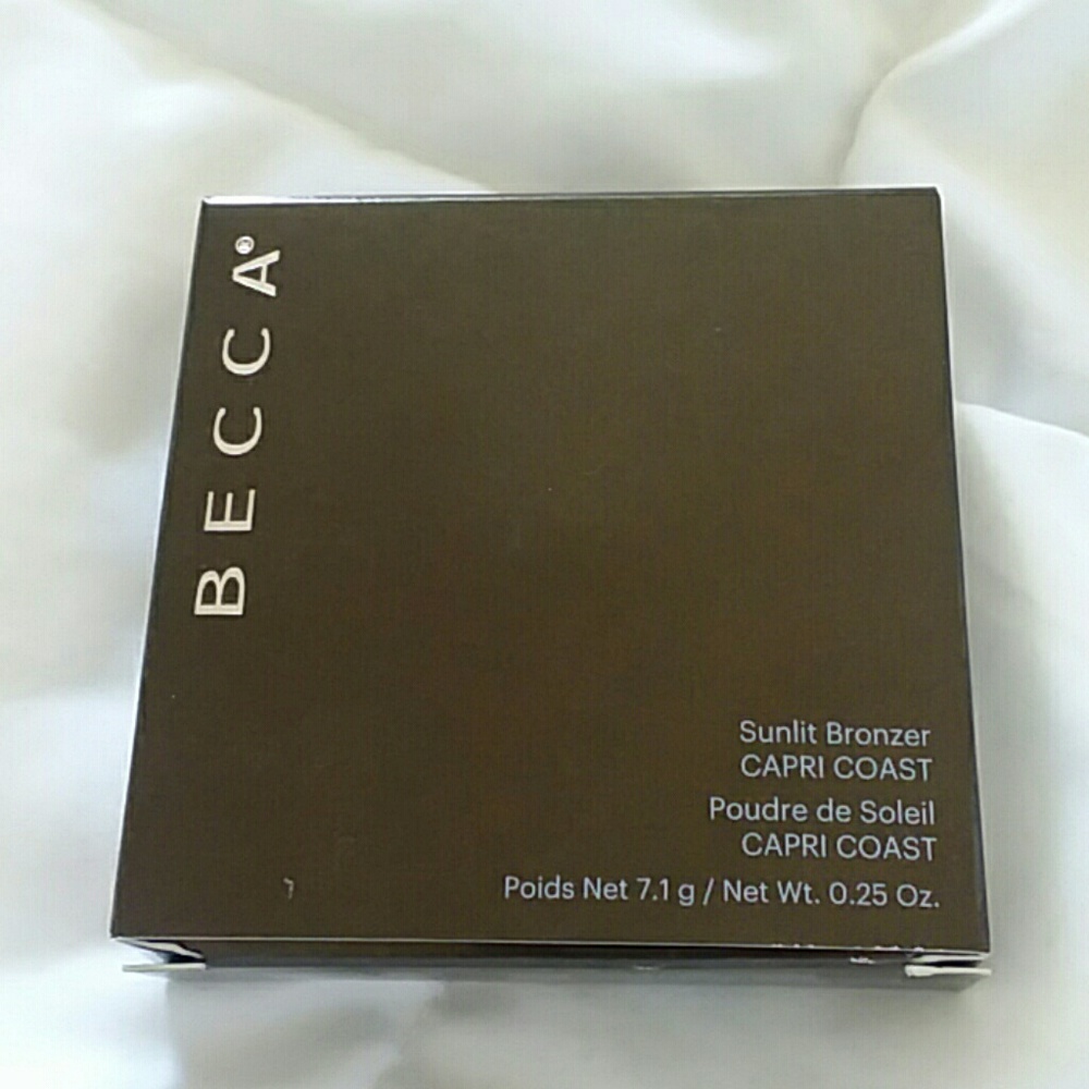 Becca Sunlit Bronzer- CAPRI COAST